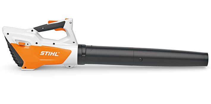 Part of the Lithium-Ion series, the BGA 45 handheld blower delivers the power you need at an incredible value. It is exceptionally quiet and lightweight at just 2kg, including integrated battery. On a single charge, the BGA 45 can clear up to a tennis court (200m2) with a blowing speed of 157 kmph and an air volume of 500 m3h. If you own a small property and need a quick go-to blower for your driveway and walkways, the BGA 45 is the complete package. Usage claim tested and verified by an independent third-party test laboratory. Run time may vary based on battery type, charge level and capacity, model, operating style and conditions. Comes with integrated battery and charger.